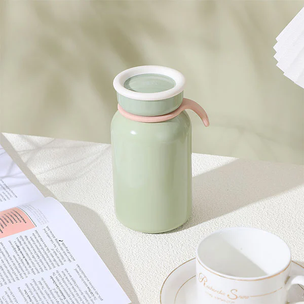 ما الذي يجعل دورق الماء خيارًا ذكيًا لاحتياجات الترطيب الحديثة؟